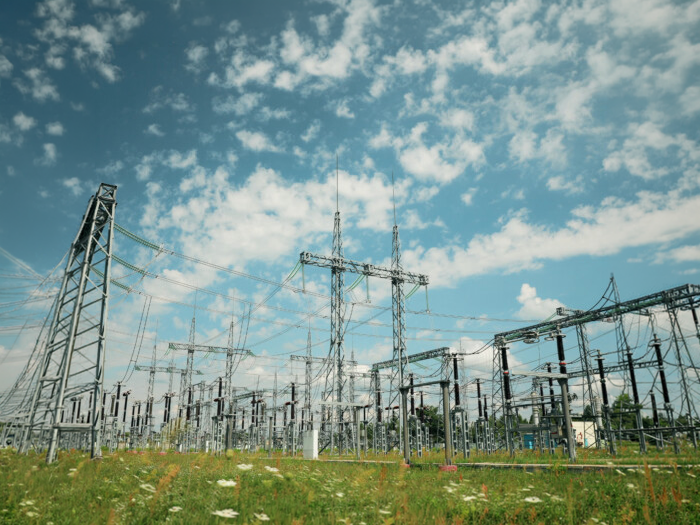 Terminal Blocks vs Bus Bars: The Ultimate Guide to Power Distribution Solutions